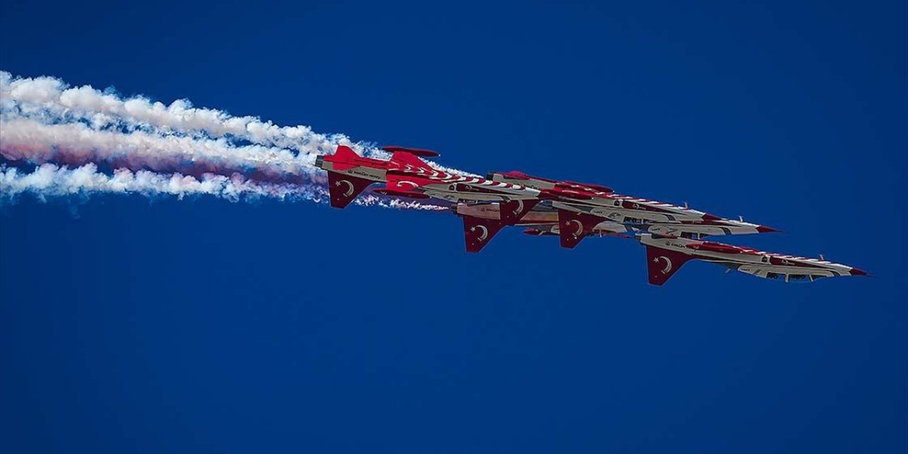 Türk Yıldızları Selimiye Meydanı'nda Gösteri Uçuşu Yapacak