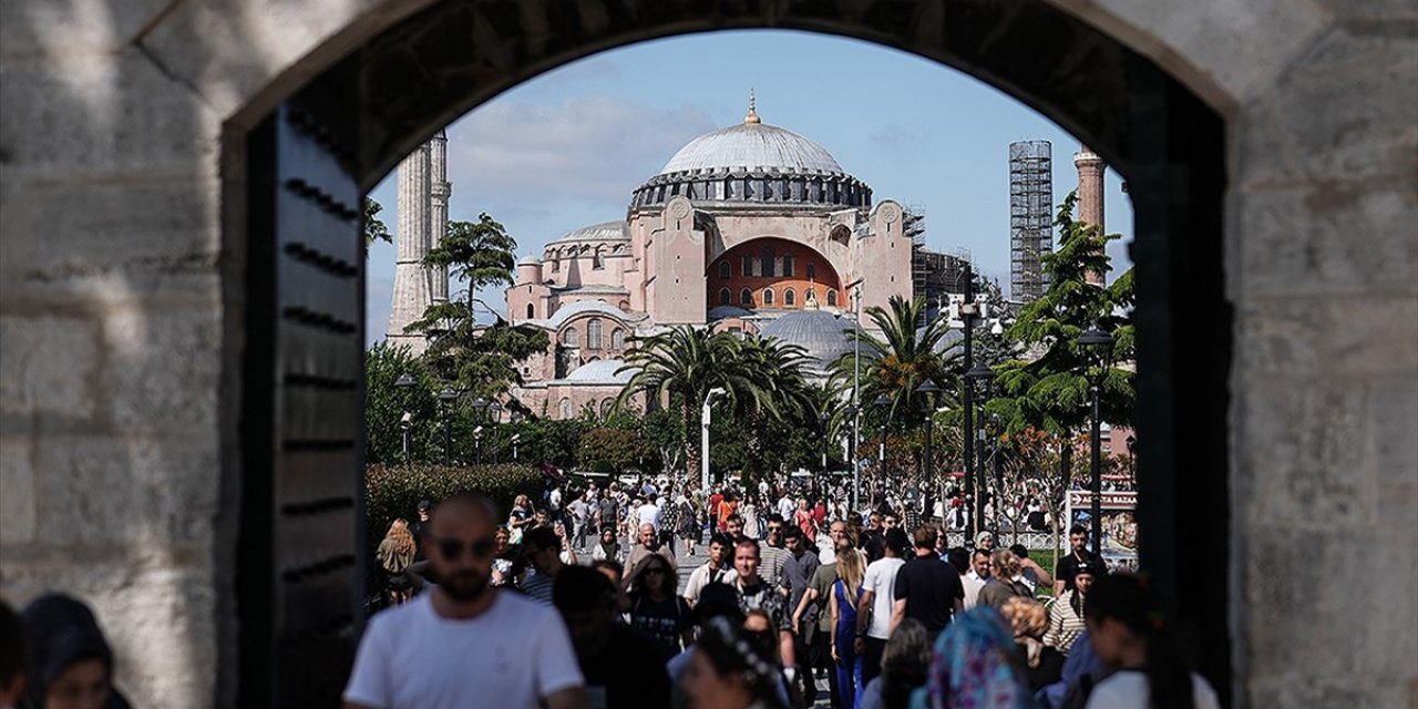 Yerli Turistler Yılın İkinci Çeyreğinde 116,9 Milyar Lira Seyahat Harcaması Yaptı