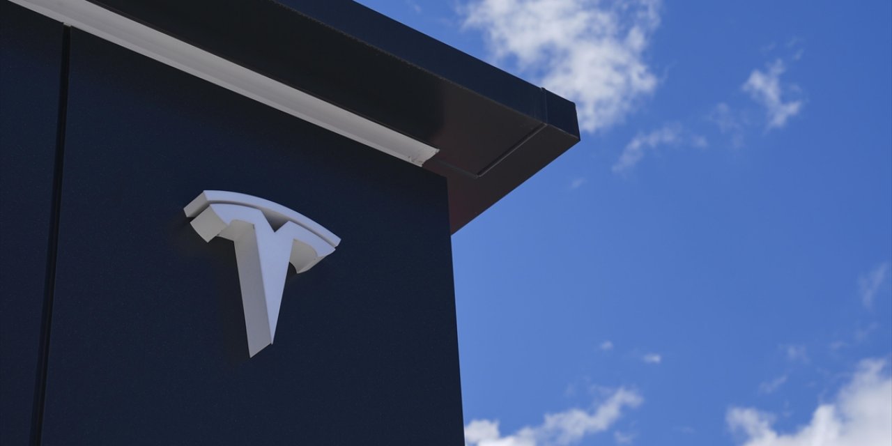 Tesla Yaklaşık 13 Bin Aracını Geri Çağırıyor