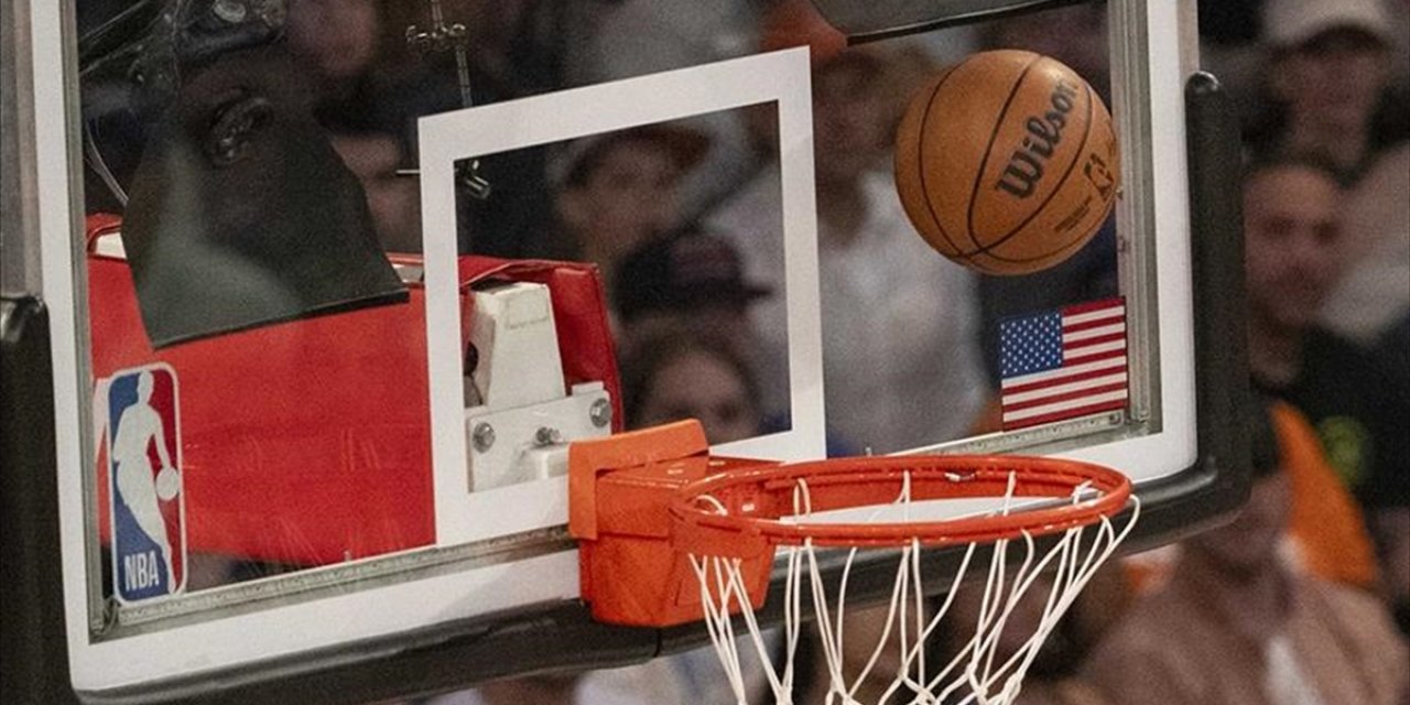 NBA'de San Antonio Spurs Sezona Galibiyetle Başladı