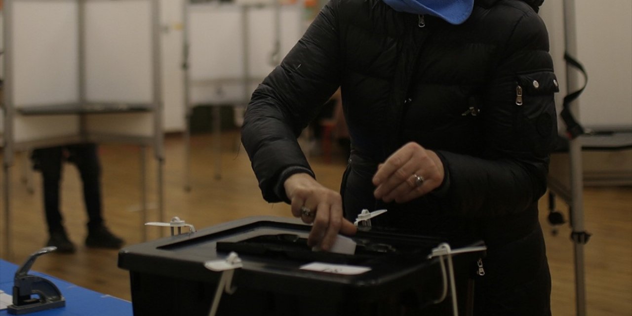 İrlanda'da Halk, İki Kadın Aday Arasından Ülkenin Yeni Cumhurbaşkanını Seçecek