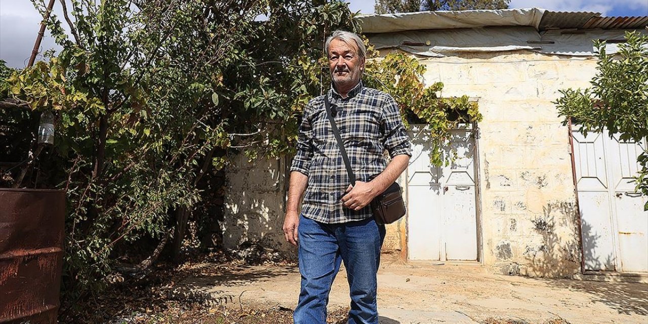 Türkiye'den Suriye'ye Dönen Abdi, İsrail Ordusunun Baskınlarıyla Harabeye Dönen Köyünü Tanıyamadı