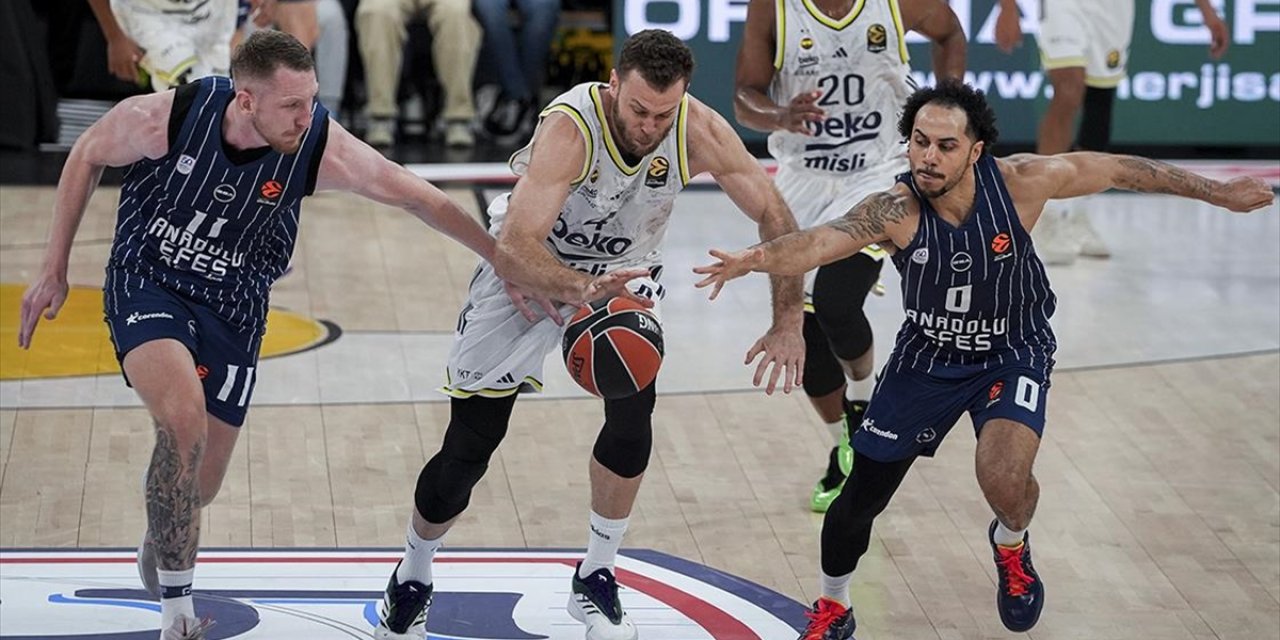 Basketbol Avrupa Ligi'nde Türk Derbisinin Galibi Fenerbahçe Beko