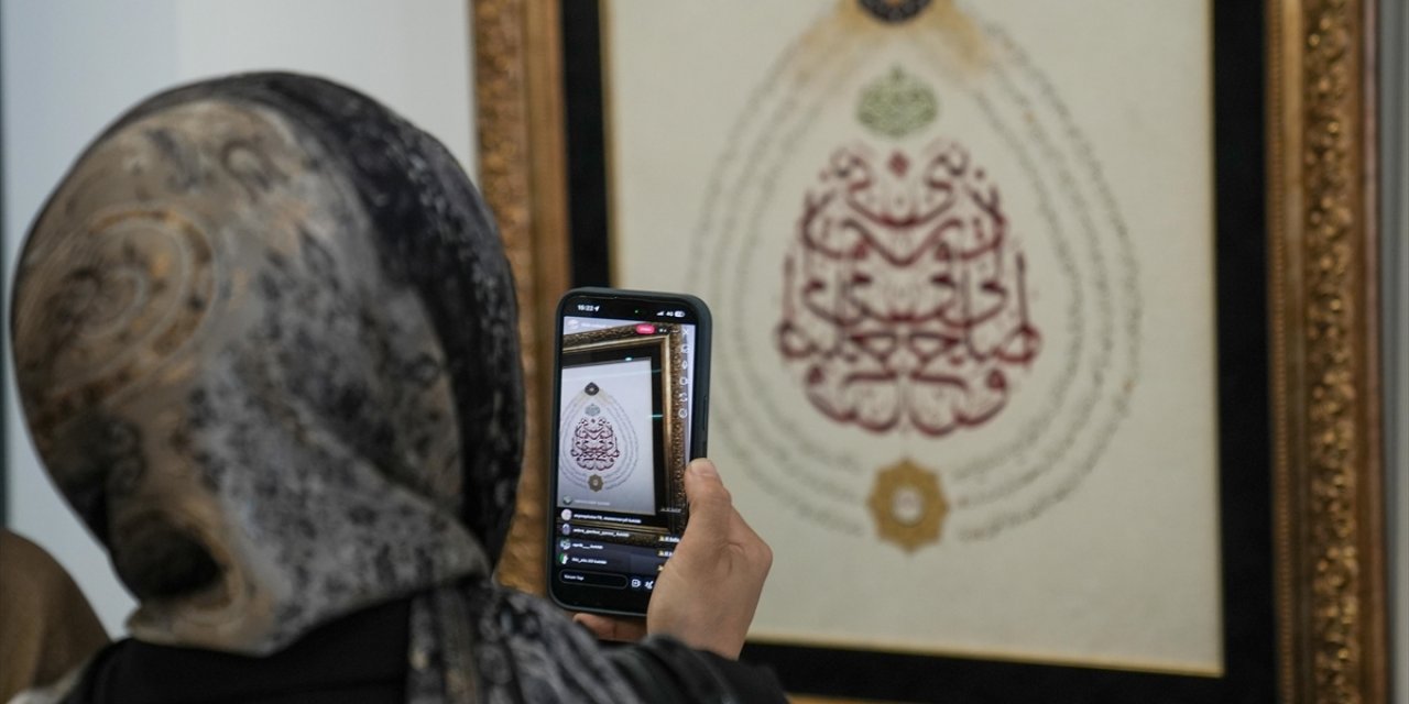 Hattat Kadir Sakoğlu'nun "Aile Hüsn-i Hat" Sergisinin Gelirleri Gazze'ye Bağışlanacak