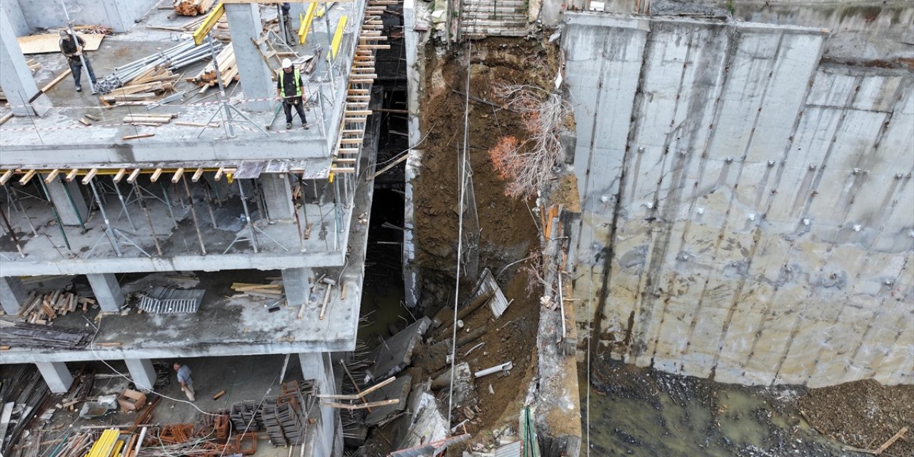Beşiktaş'ta İnşaat Halindeki Binanın İstinat Duvarı Yıkıldı