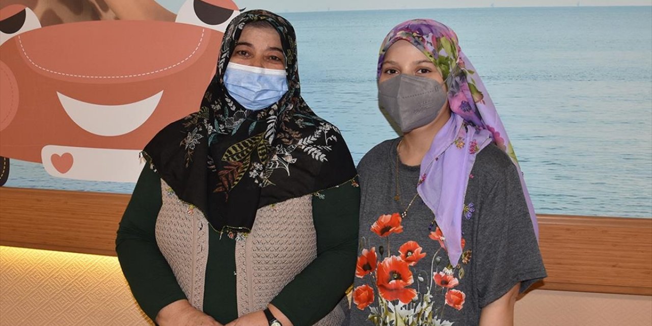 Genç Kız Ablasından Alınan İlikle Yaşama Tutundu