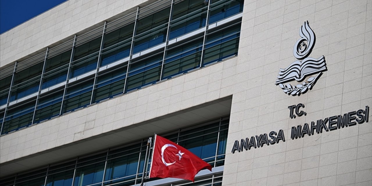 AYM "Geçersiz İmza" Nedeniyle Evliliğin Yok Hükmünde Kabul Edilmesini Hak İhlali Saydı