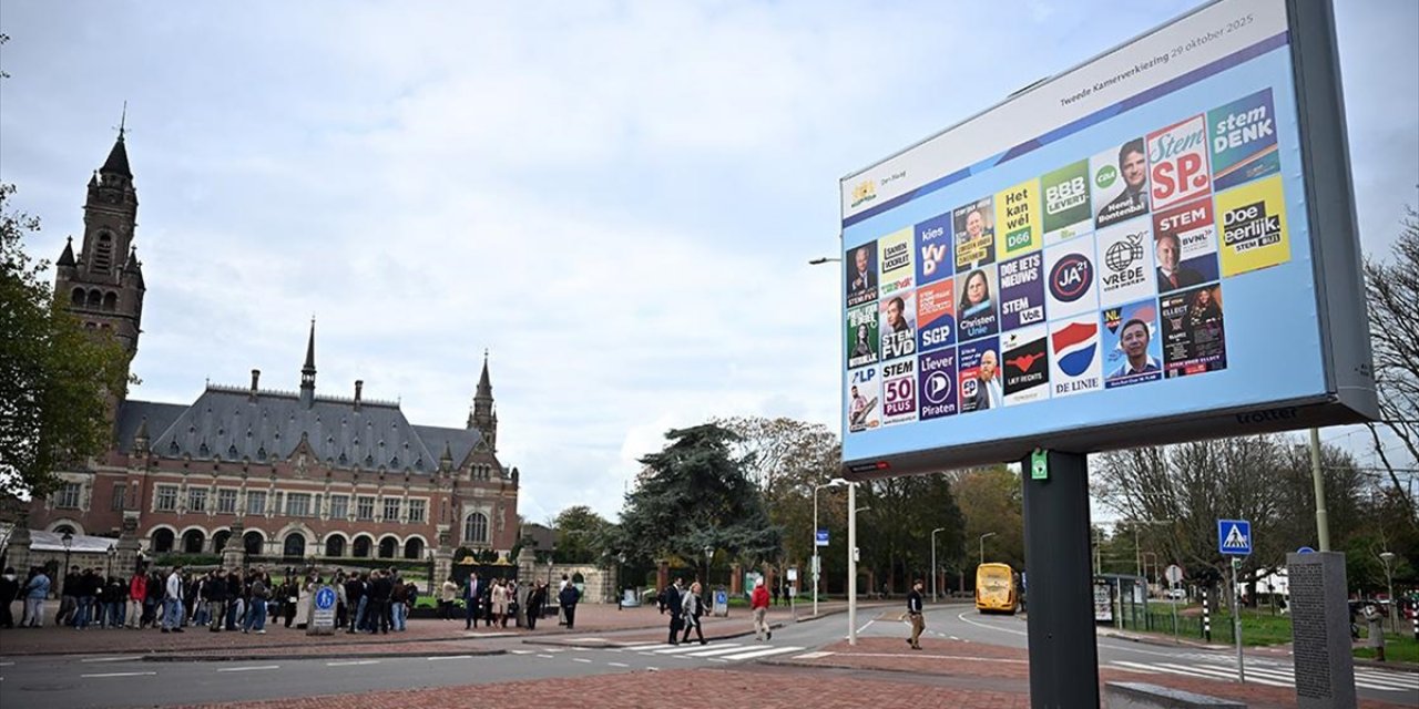 Hollanda Yarın Sandık Başına Gidiyor