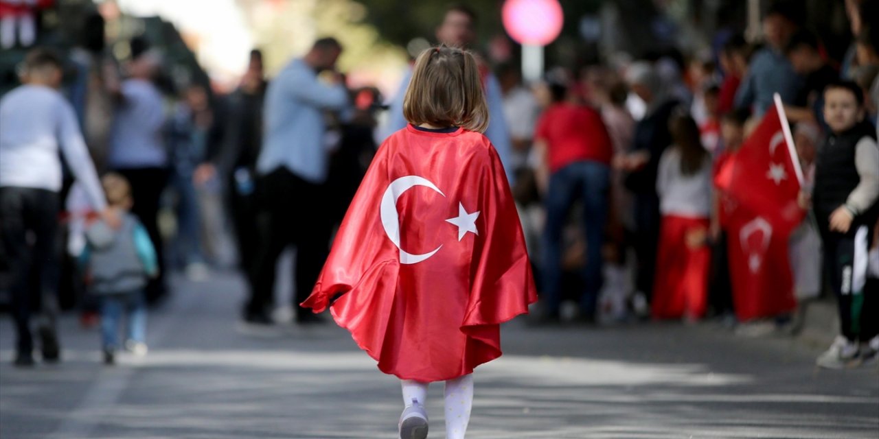 Cumhuriyet'in 102. Yılı Kutlamaları 21 Pare Top Atışıyla Bugün Başlayacak