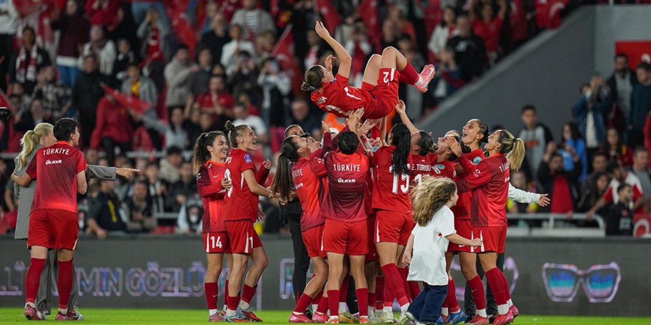 A Milli Kadın Futbol Takımı B Ligi'nde Kalmaya Hak Kazandı