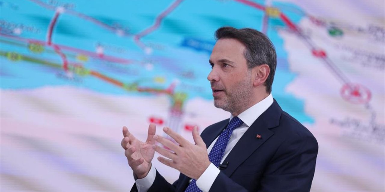 Enerji ve Tabii Kaynaklar Bakanı Bayraktar, Diyarbakır'da 4 Sahada 24 Sondaj Yapılacağını Açıkladı