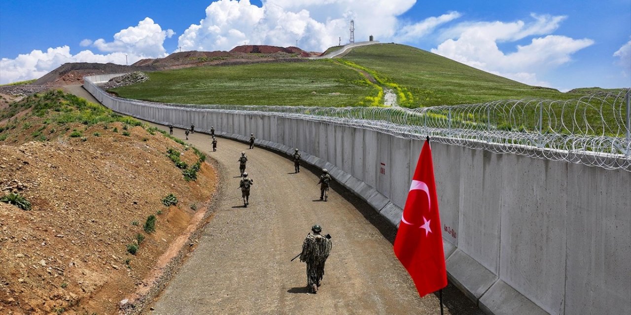 Türkiye'nin Kara Sınırlarının Yaklaşık Yüzde 44'üne Güvenlik Duvarı Örüldü