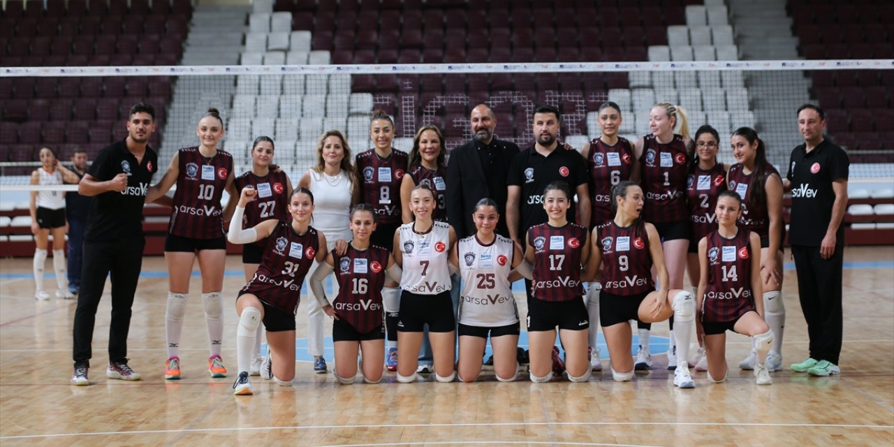Arsavev, İsim Sponsoru Oldukları Hatay Voleybol Spor Kulübü Sporcularıyla Bir Araya Geldi