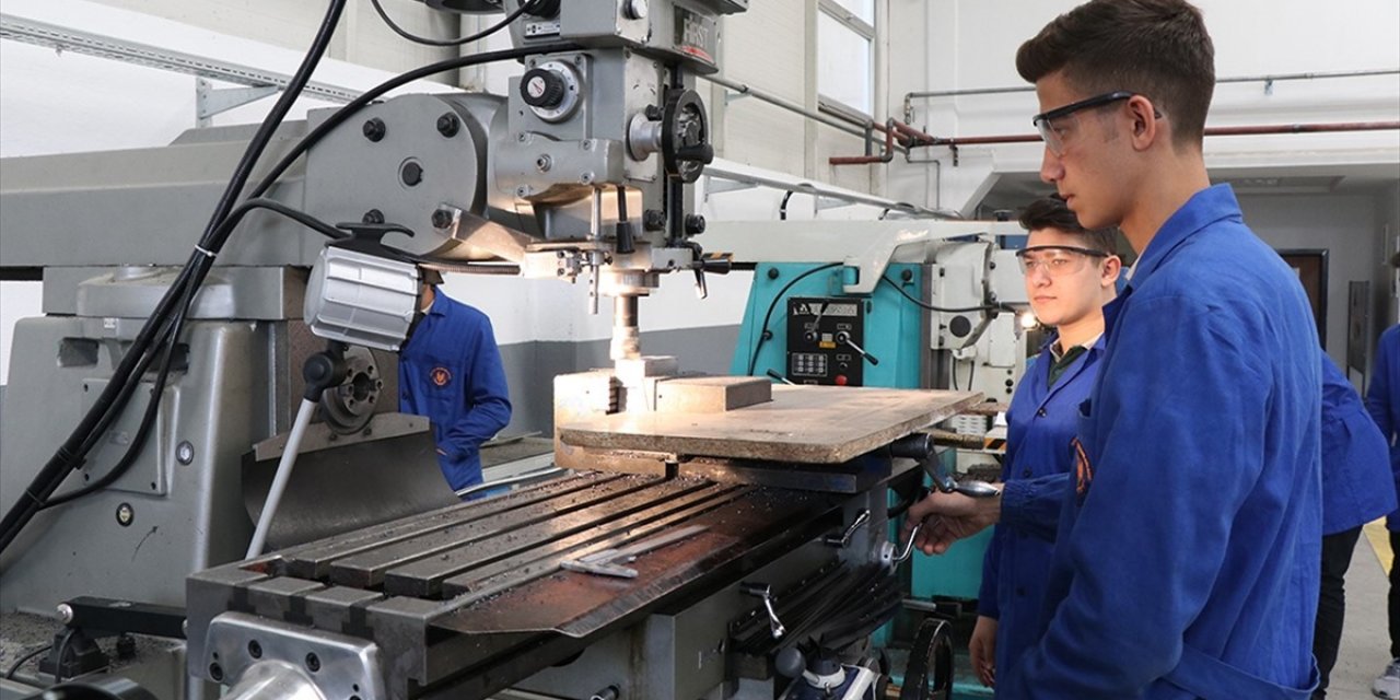 Sektör İçi Okul, Sektöre Entegre Okul, Bölge Okul ve İhtisaslaşmış Meslek Liseleri Yaygınlaştırılacak