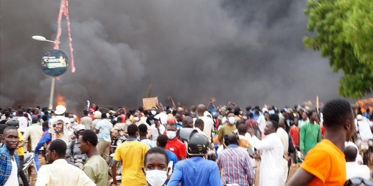 Nijerya'daki Darbe Girişimi İddiasıyla 42 Asker Gözaltına Alındı