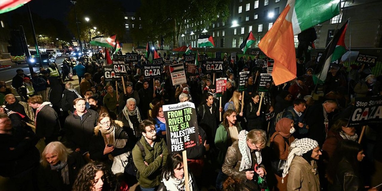 Londra'da İsrail'in Ateşkesi İhlal Ederek Gazze'ye Saldırıları Protesto Edildi