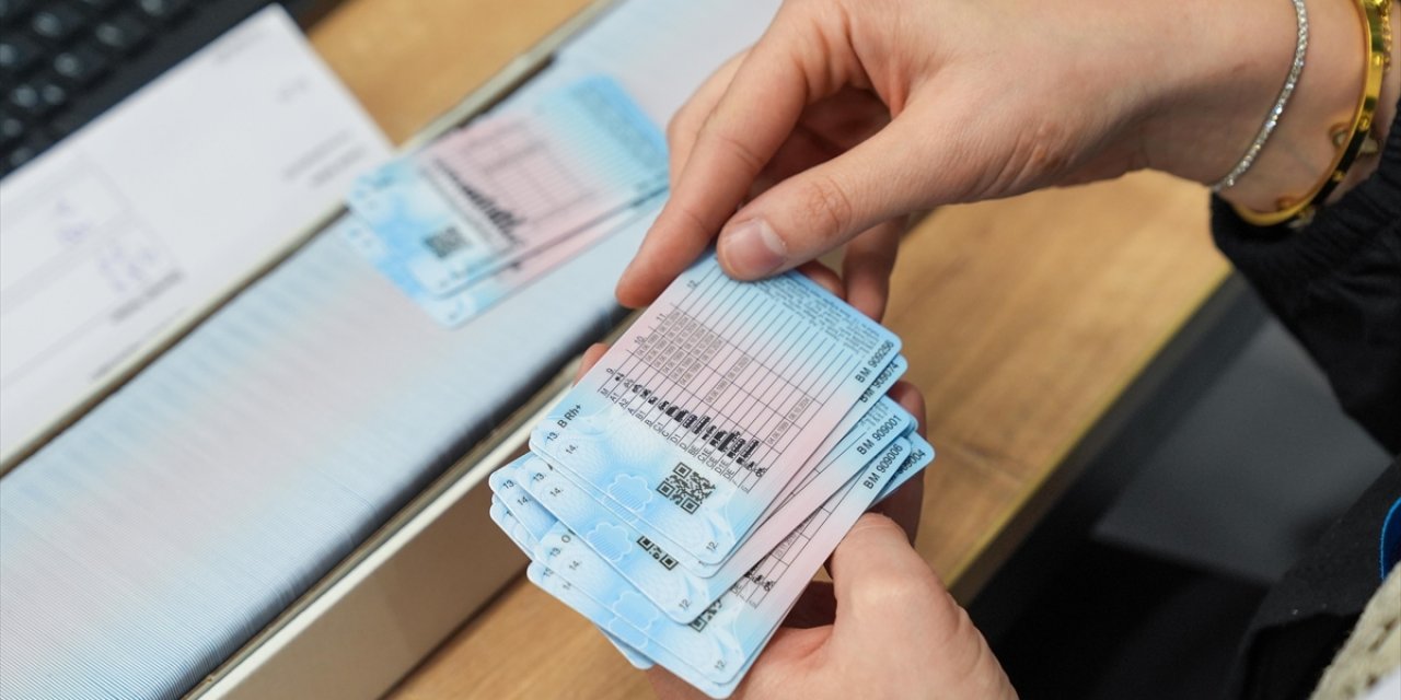 Eski Tip Ehliyetlerin Yenilenmesi İçin Tanınan Süre Bugün Sona Eriyor