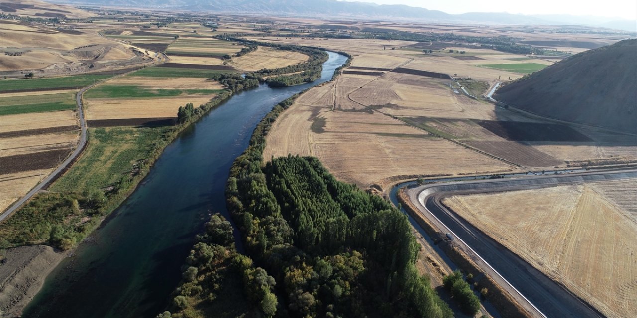 Dev Boruların Döşendiği Muş Ovası'nda Tarım Arazileri Suya Kavuşacak