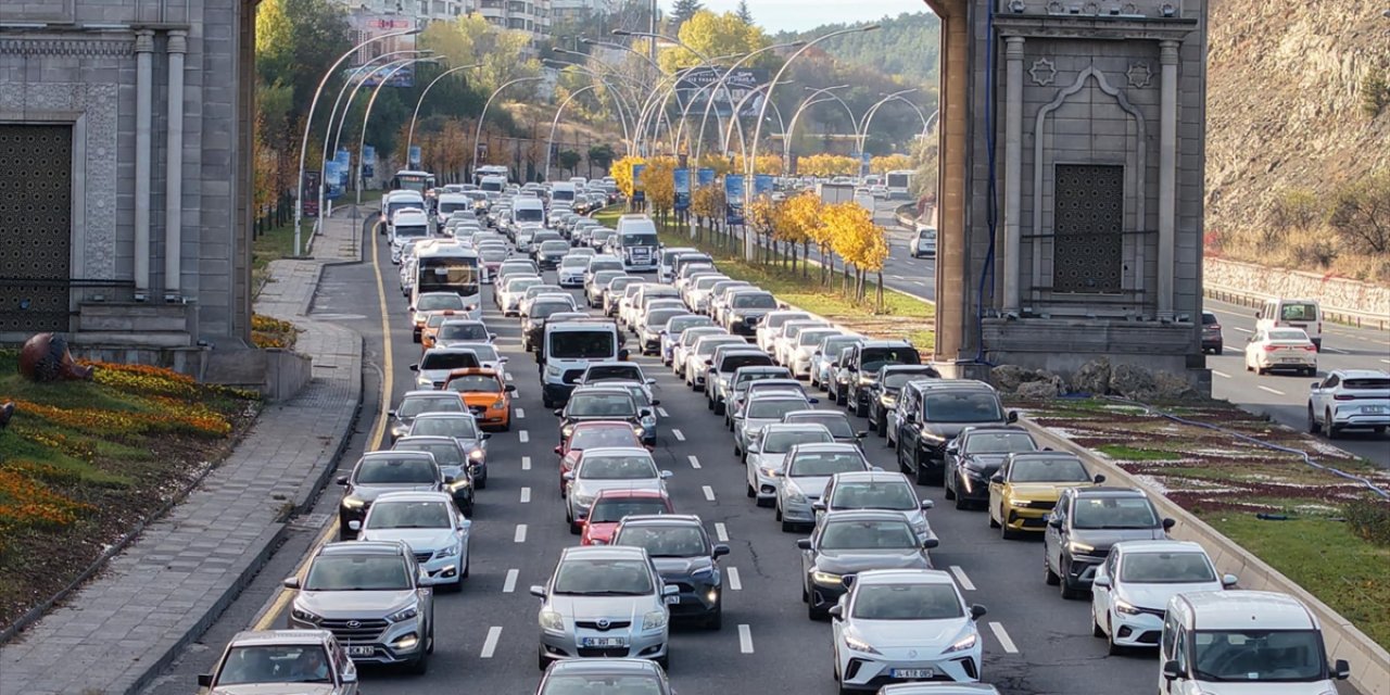Ankara'da Artan Trafik Sorununa Araç Sürücüleri Tepkili