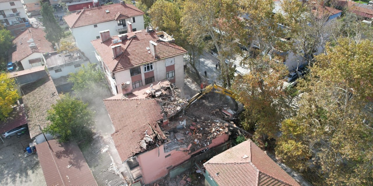 Bakan Kurum, Sındırgı'daki Hasar Tespit Çalışmalarının Tamamladığını Bildirdi