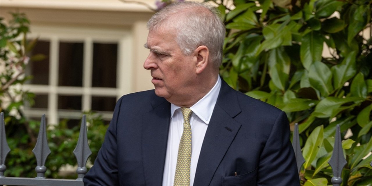 İngiltere'de Prens Ünvanı Elinden Alınan Andrew Son Rütbesine de İade Edecek