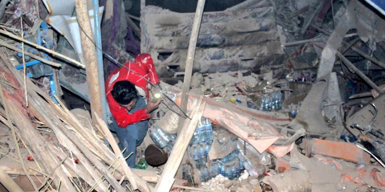 Afganistan'da Meydana Gelen 6,3 Büyüklüğündeki Depremde Hayatını Kaybedenlerin Sayısı 27'ye Çıktı