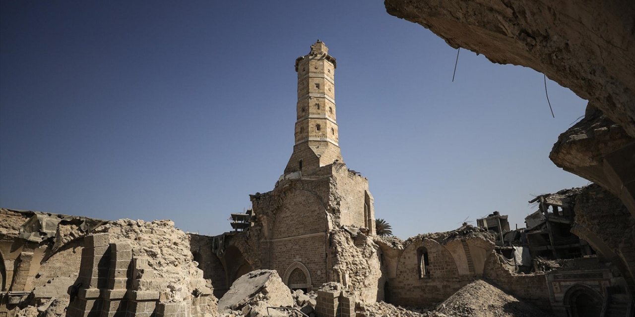 İsrail Saldırıları, Gazze'de Yaklaşık 1400 Yıllık Büyük Ömeri Camisini "yıkıntıya" Çevirdi