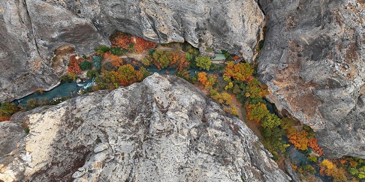 Tohma Kanyonu Sonbaharda Renk Cümbüşüne Büründü