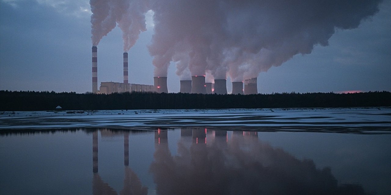 AB Ülkeleri Emisyonların 2040'a Kadar Yüzde 90 Azaltılmasında Anlaştı