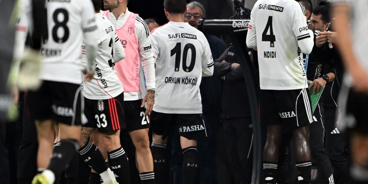 Beşiktaşlı Futbolcu Orkun Kökçü Derbideki Kırmızı Kartın Üzüntüsünü Yaşıyor