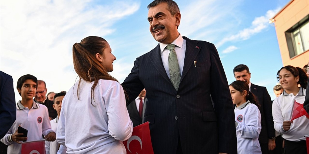 Bakan Tekin'den Ara Tatil Mesajı: Verimli Geçen Bir Tatil Sizleri Güçlendirecektir