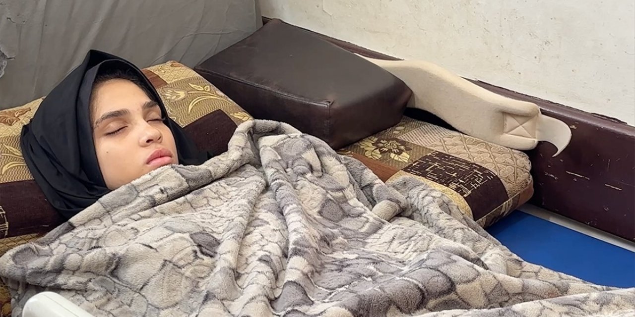 İsrail’in Saldırıları Gazzeli Dima'nın Görme Yetisini, Hareket Kabiliyetini ve Hayallerini Elinden Aldı