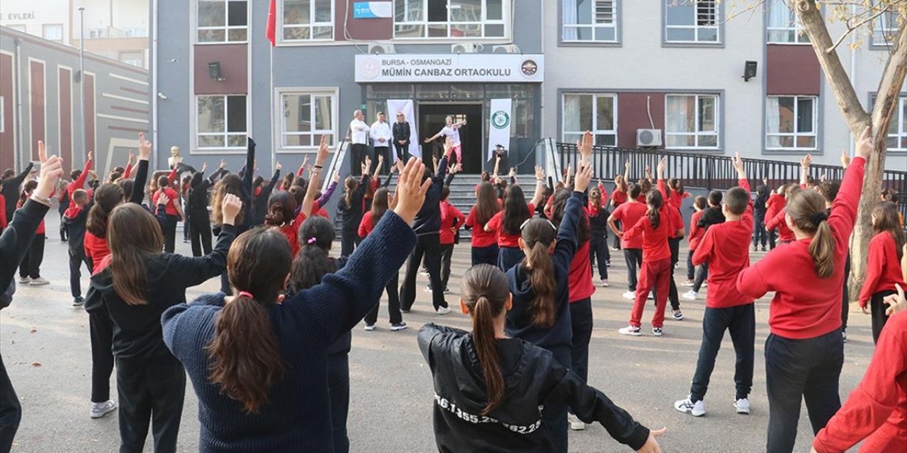 Bursa'da Öğrenciler Hareketli Yaşam İçin Spor Etkinliklerine Katıldı