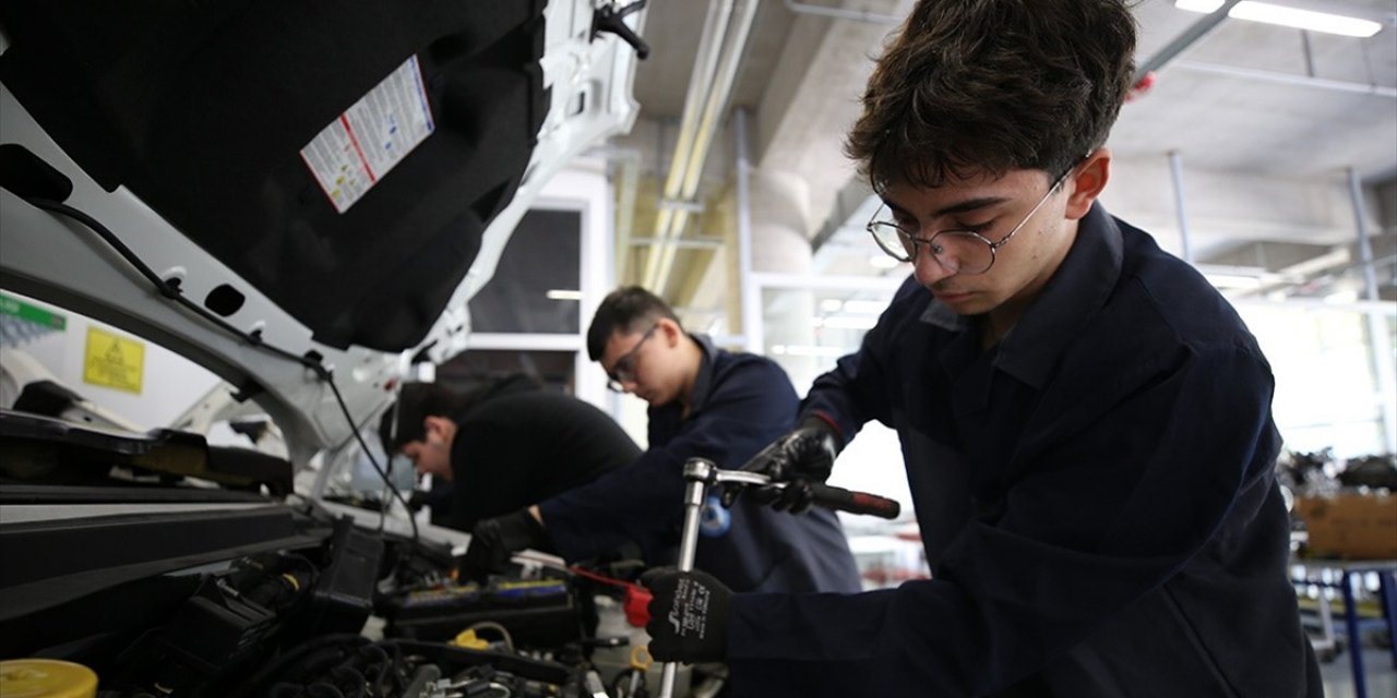 Meslek Liseleri Geçen Yıl 7,1 Milyar Lira Gelir Elde Etti