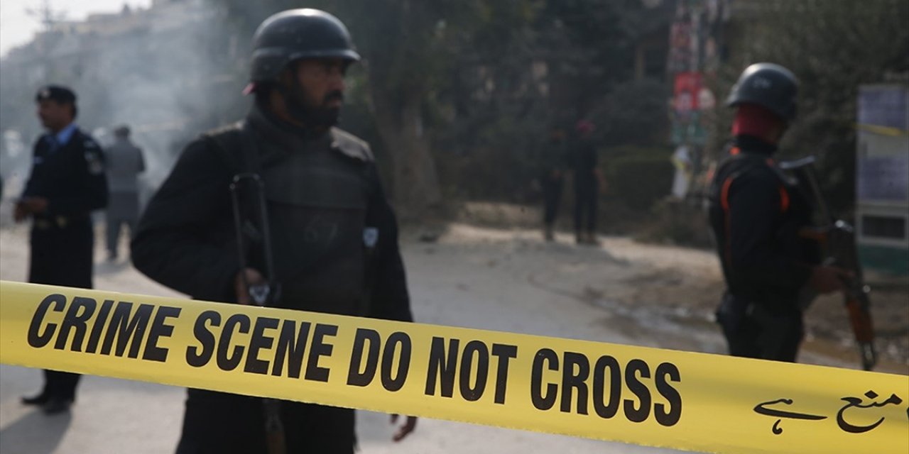 Pakistan'da Mahkeme Binası Yakınlarında İntihar Saldırısında 12 Kişi Hayatını Kaybetti