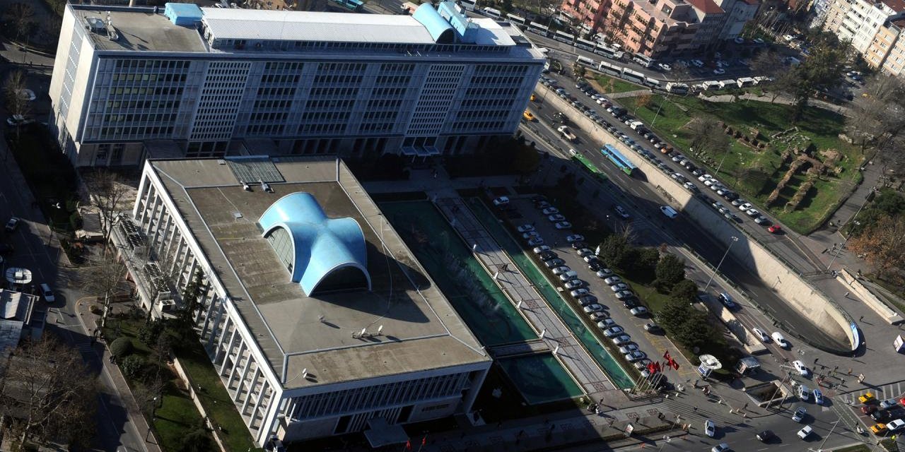 İddianame: İBB'nin, 'Adrese Teslim' İhaleleriyle Kamu Milyonlarca Lira Zarara Uğratıldı