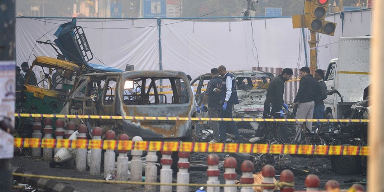 Hindistan'ın Başkentinde "Terör Olayı" Olarak Nitelendirilen Patlamada Ölü Sayısı 13'e Çıktı