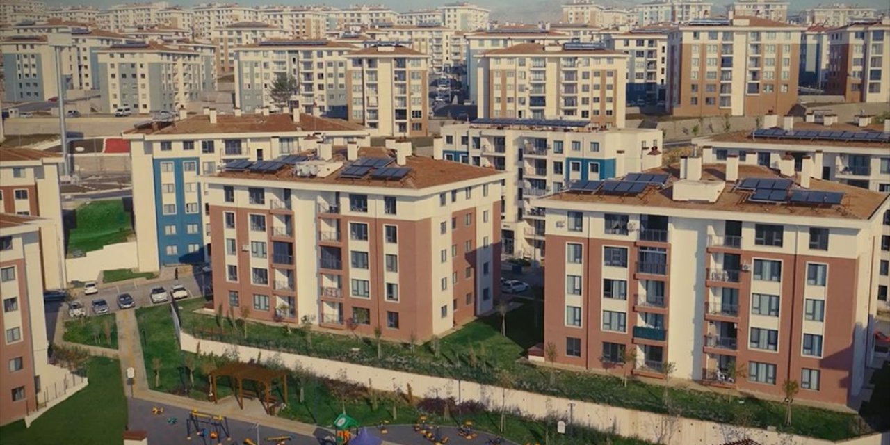 Bakan Kurum'dan Deprem Bölgesinde Yapımı Tamamlanan 350 Bininci Konuta İlişkin Paylaşım