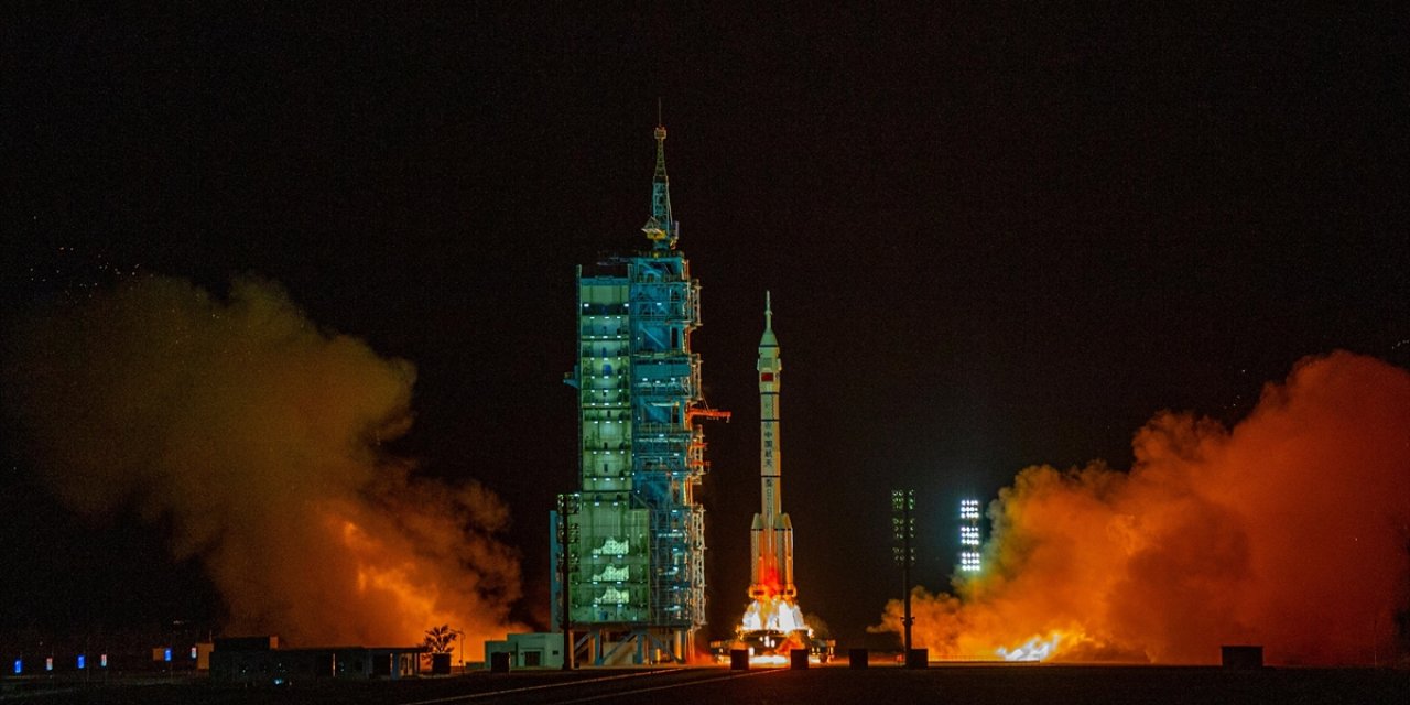 Çin, Mekik Hasarı Nedeniyle Dünya'ya Dönemeyen Taykonotları Diğer Personel Mekiğiyle Getiriyor