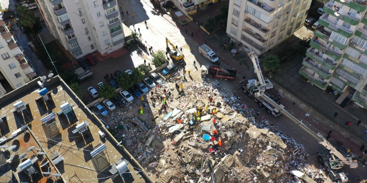 Adana'da Depremde Yıkılan Apartmanın Donatıları Yönetmeliğe Uygun Bulunmadı