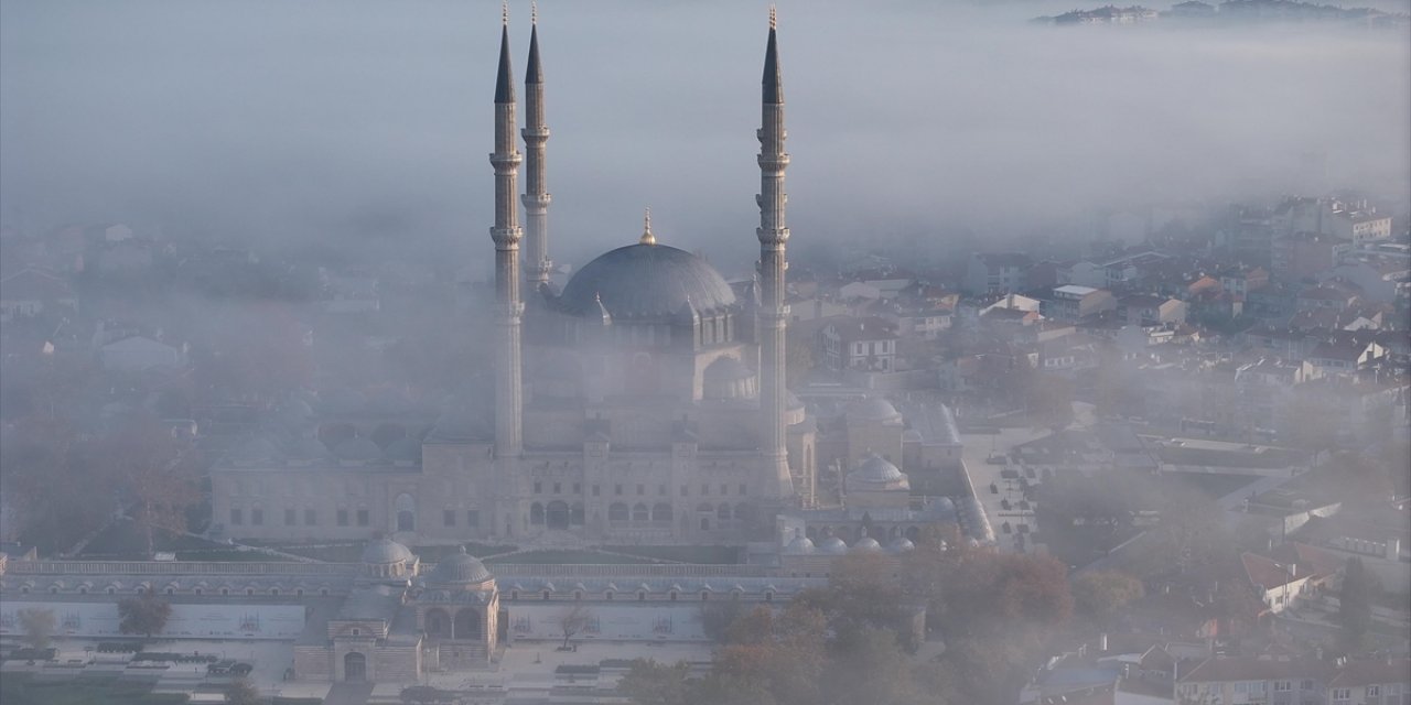 Selimiye Camisi Sis İçindeyken Havadan Görüntülendi