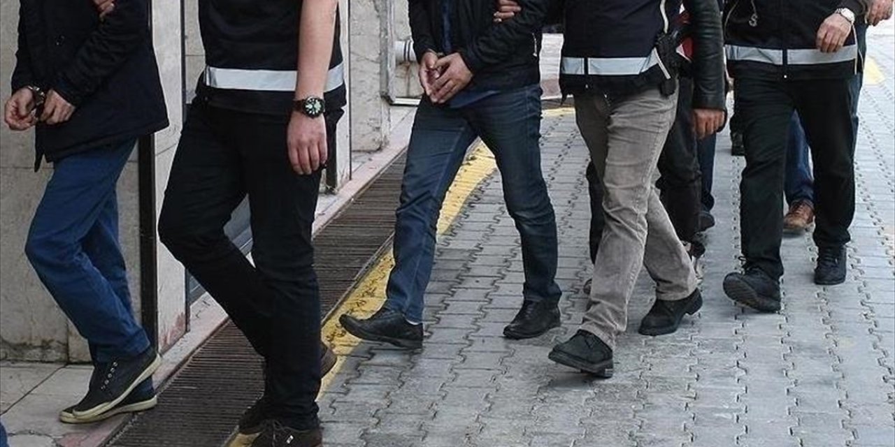 İstanbul Merkezli 27 İlde Fetö'ye Yönelik Operasyonlarda 71 Şüpheli Yakalandı