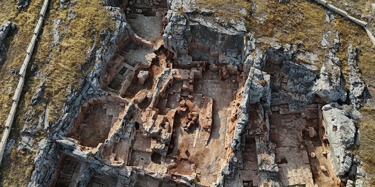 Perre Antik Kenti'nde Roma Dönemine Ait 1500 Yıllık Yaşam Alanı Ortaya Çıktı