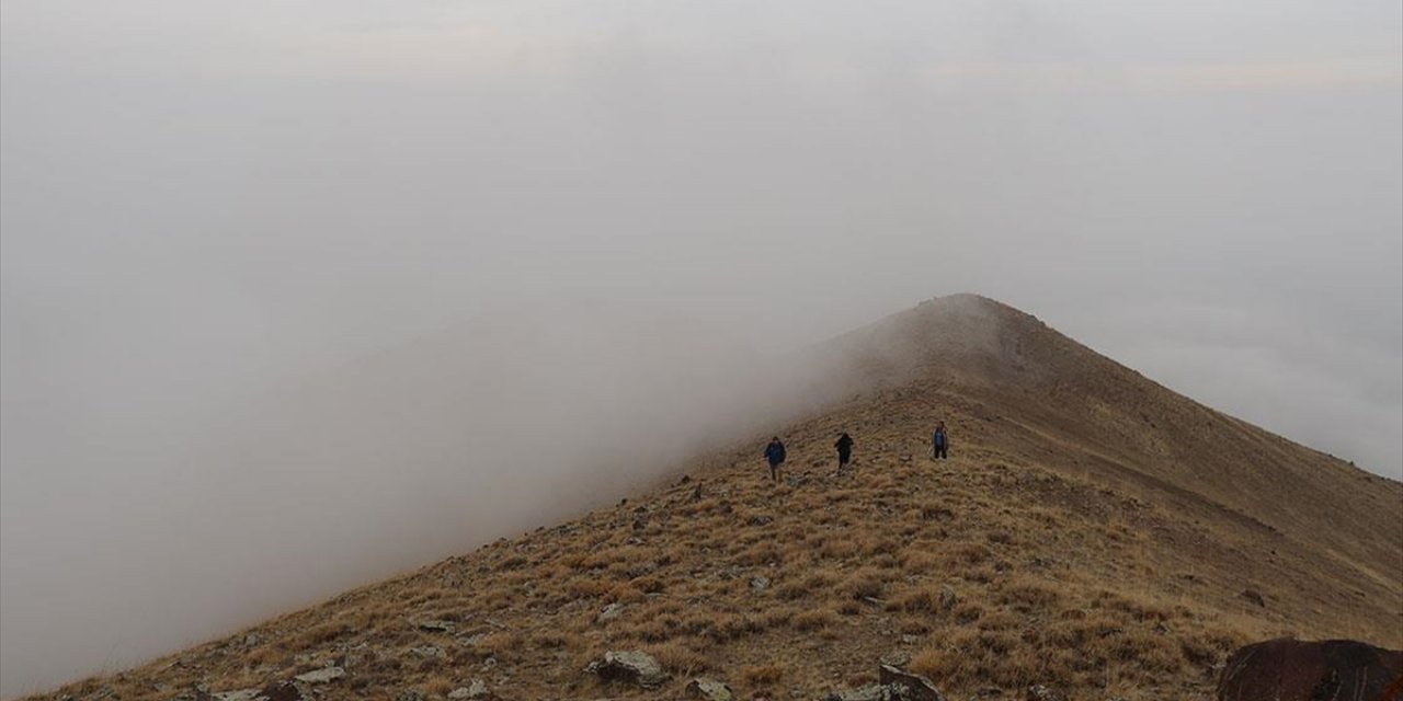 Aras Dağları Sisler Altında Görüntülendi