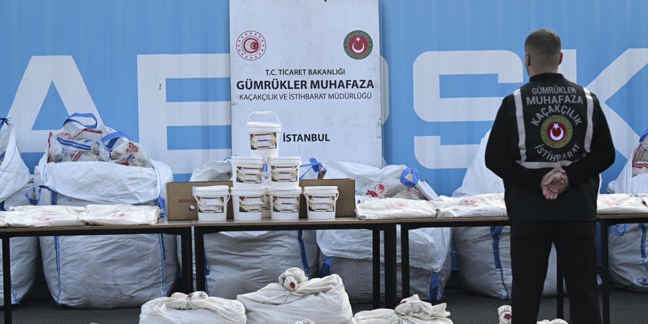 Gümrükler Muhafaza Ekipleri Üç İlde 1 Ton 65 Kilogram Esrar Ele Geçirdi