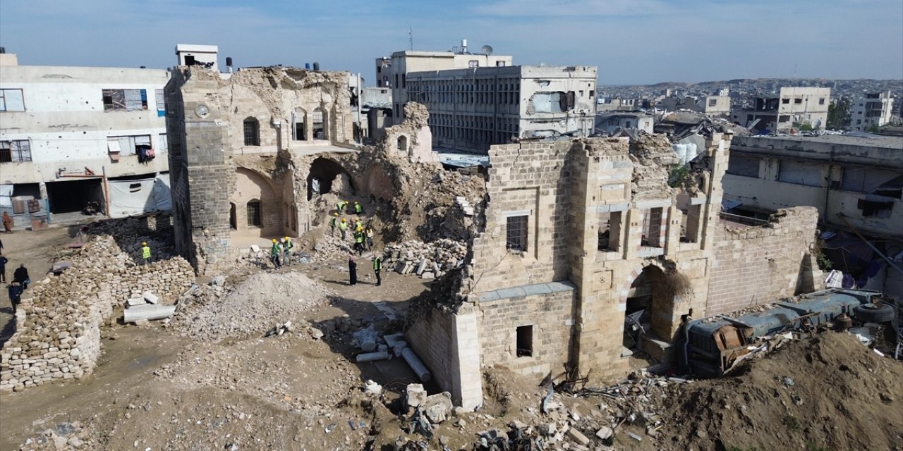 İsrail, Gazze'de Memlükler Döneminde İnşa Edilen Paşa Sarayı'nı Yıktı, 20 Binden Fazla Tarihi Eseri Yağmaladı