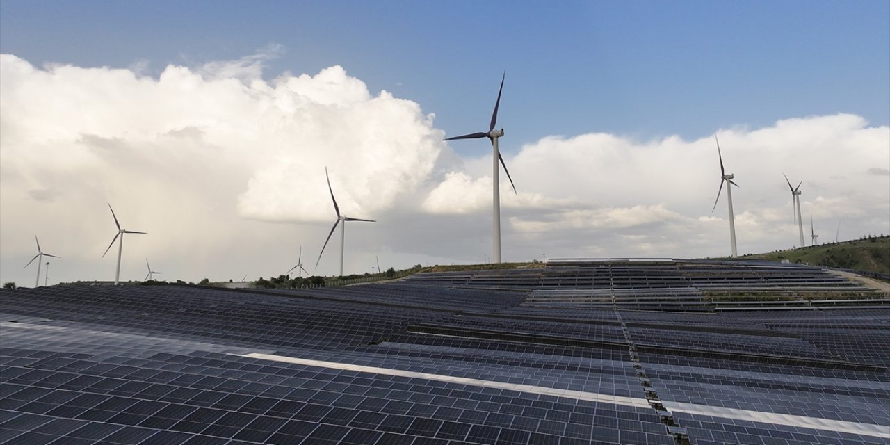 Küresel Yenilenebilir Enerji Yatırımları 2024'te 807 Milyar Dolara Ulaştı