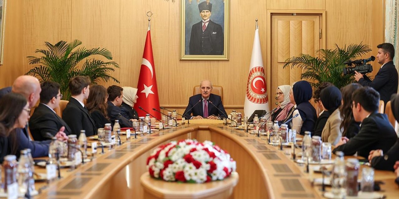 TBMM Başkanı Kurtulmuş, Bakan Göktaş İle Ulusal Çocuk Forumu Temsilcilerini Kabul Etti