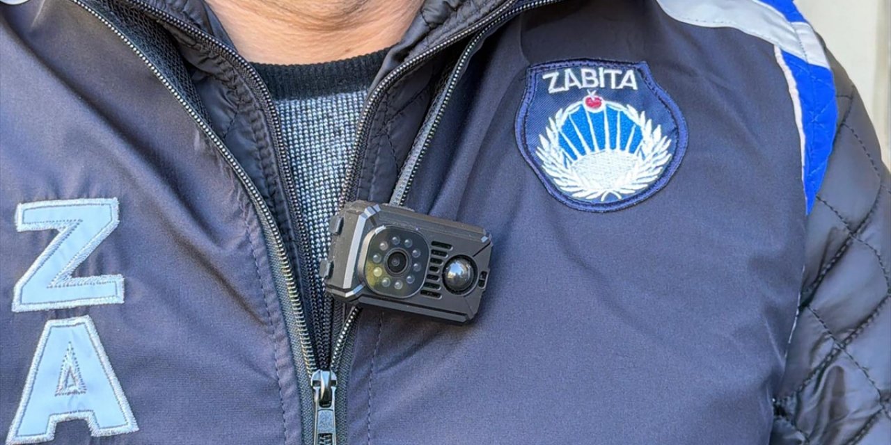 Mardin'de Zabıta Yere Çöp Atanları Artık Yaka Kamerasıyla Tespit Edecek