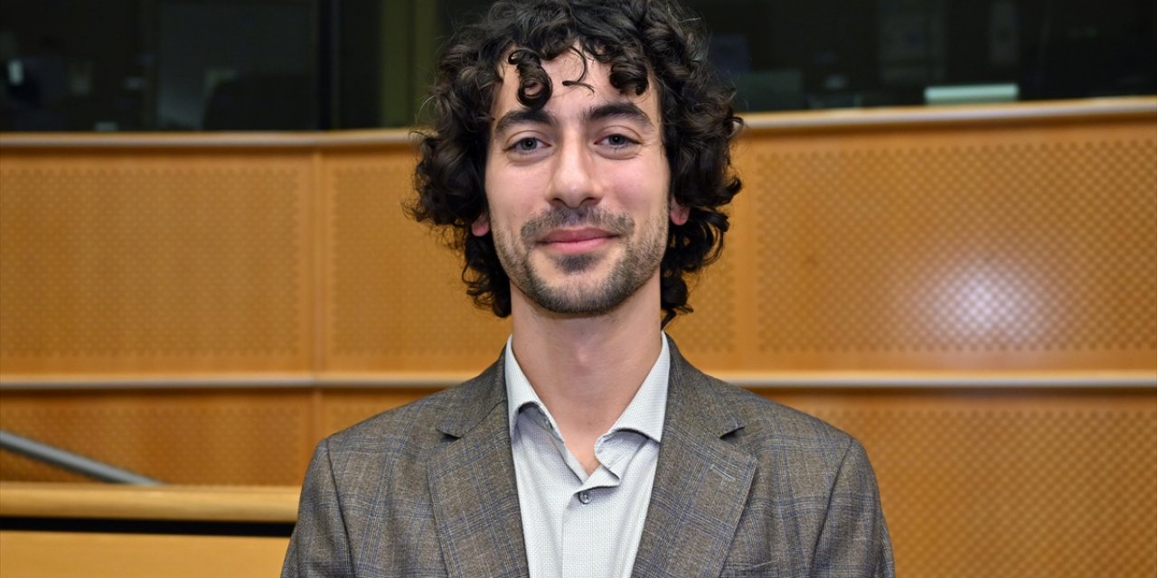 AB Sözcülerine "Gazze" Sorusu Nedeniyle İşini Kaybeden Gazeteci, Savunduğu Değerleri Korumakta Kararlı